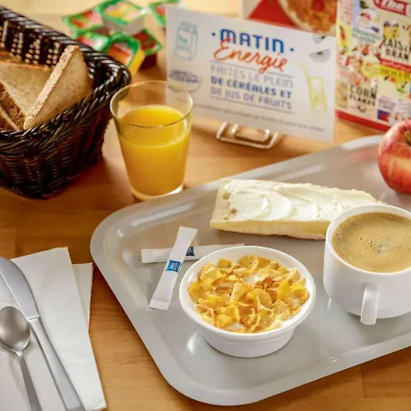Ibis Budget Paris Ouest 2*