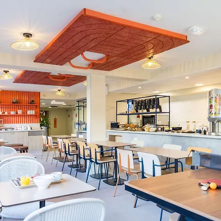 Ibis Budget Paris Ouest Hotel