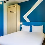 Ibis Budget Paris Ouest Hotel 2*