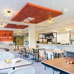 Ibis Budget Paris Ouest Hotel