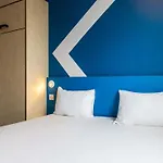 察提隆巴黎西部省宜必思快捷酒店 酒店 Châtillon