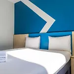 Hotel Ibis Budget Paris Ouest 2*