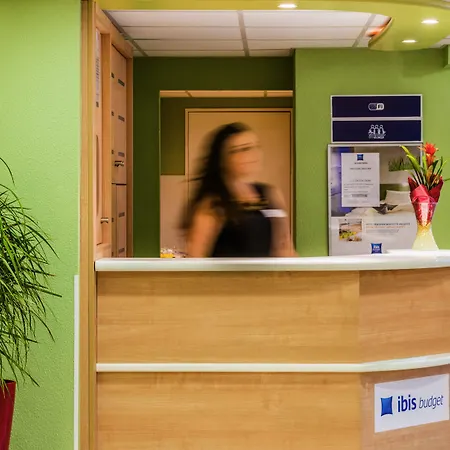 Ibis Budget Paris Ouest 2*