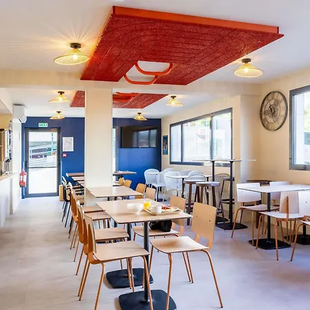 Ibis Budget Paris Ouest Шатийон
