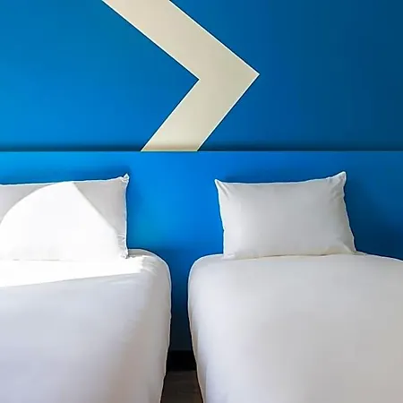 Отель Ibis Budget Paris Ouest 2*