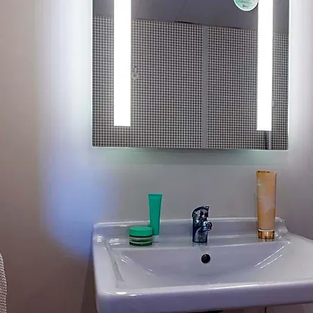 Ibis Budget Paris Ouest Шатийон