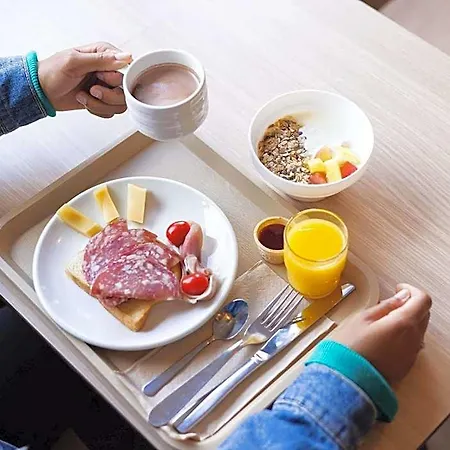 Ibis Budget Paris Ouest Шатийон
