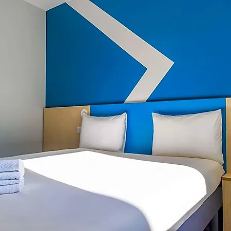 Ibis Budget Paris Ouest 2* Шатийон