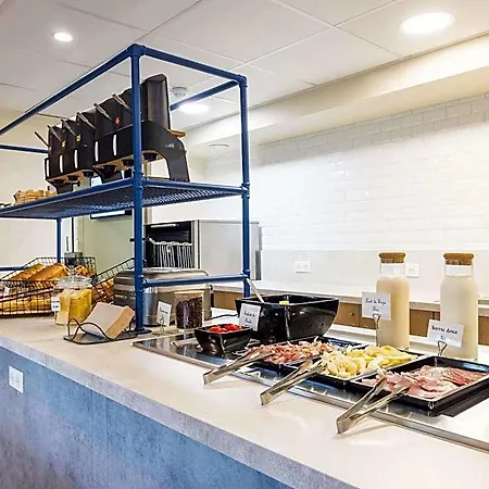 Ibis Budget Paris Ouest Hotel