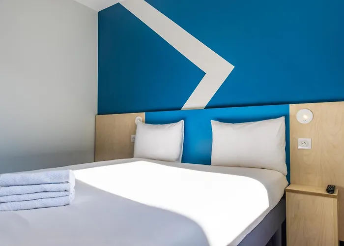 Ibis Budget Paris Ouest 2*