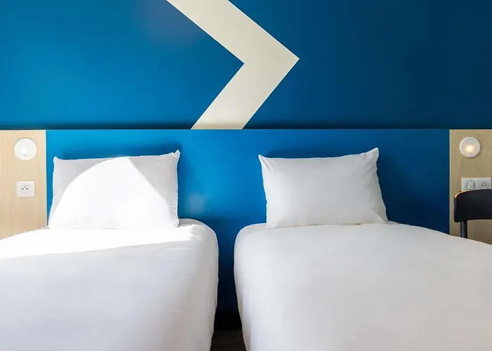 Ibis Budget Paris Ouest Hotel